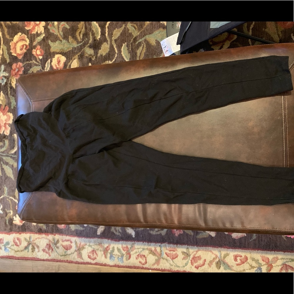 EUC Isabella Oliver black maternity legging size 4